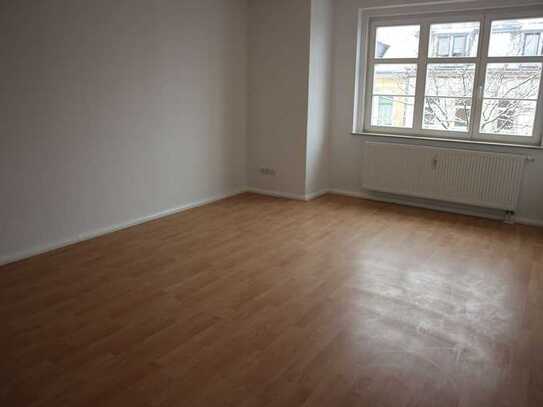Frei ab 1.7.25 ! Balkon an der Küche / im 2. OG *