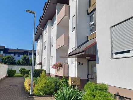 Dachgeschosswohnung in sehr gepflegter Wohnanlage - Balkon mit tollem Ausblick über die Stadt!