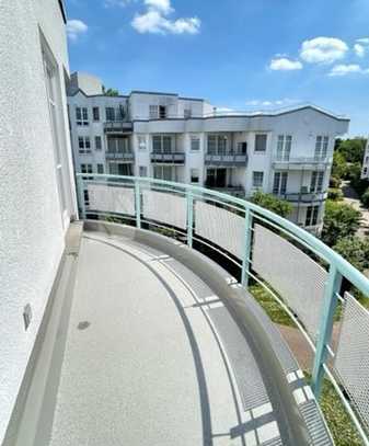 KURZFRISTIG PORZ GEPFLEGTE WOHNANLAGE GUT GESCHNITTENE WOHNUNG 3.OG MIT AUFZUG BALKON GARAGE