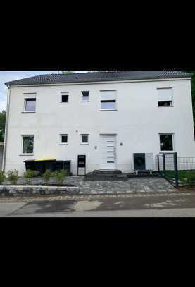Neuwertige 4-Zimmer-Wohnung mit Terrasse, eigenem Garten und EBK in Kall