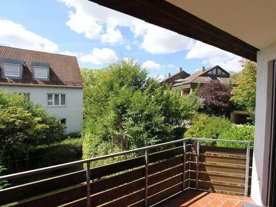 Gemütliche 1-Zi.-1.OG mit Balkon in zentraler Lage, Erstbezug nach Modernisierung, vollmöbliert