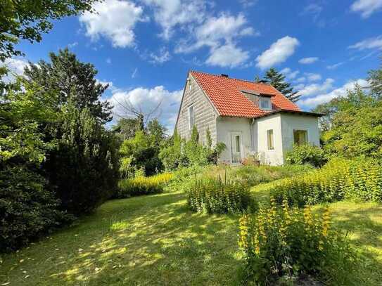 Freistehendes Haus mit parkähnlichem Garten - Perfekt für Familien oder Mehrgenerationenwohnen