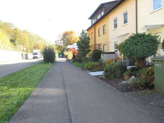 Wohlfühl-Reihenhaus. 5½ Zimmer. Viel Nutzraum. Garage. Wintergarten.