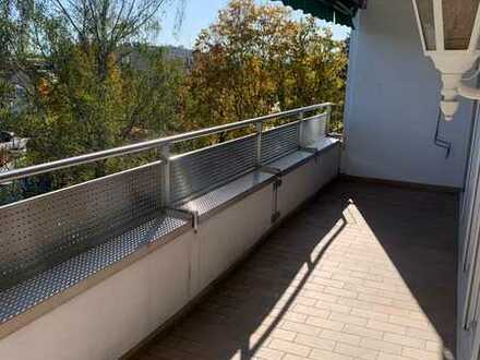 Schöne, sehr helle, geräumige ETW mit gr. Balkon in Unterhaching