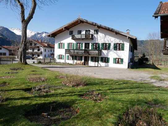 ehemaliges Bauernhaus mit großen Räumen und Charakter- teilbar!