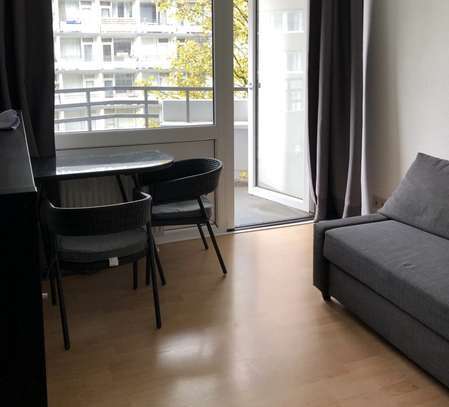 1-Zimmer-Wohnung mit Balkon und EBK in Köln Zollstock - in Uninähe