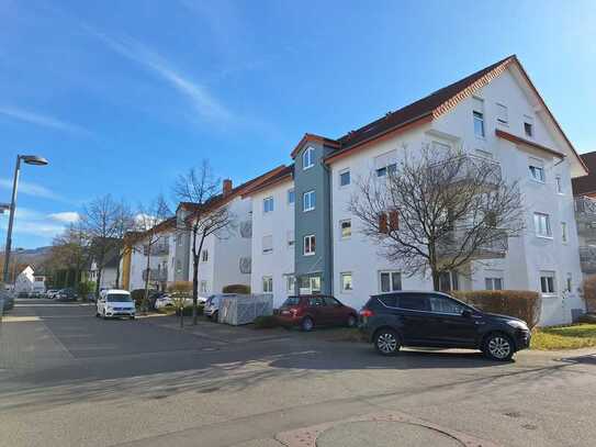 Frisch modernisierte Wohnung mit neuer Küche in Heidelberg-Kirchheim; Balkon und Stellplatz