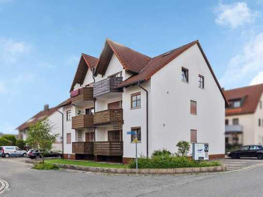 Vermietete, gepflegte 3-Zimmer-Hochparterre-Wohnung inkl. 2 Stellplätzen mit Balkon in Allersberg