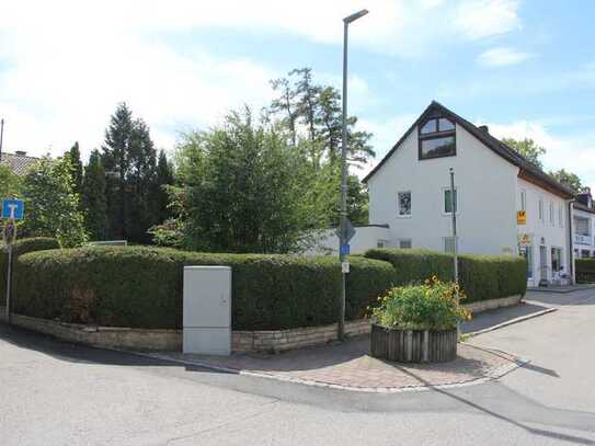 Wohn- und Geschäftshaus in Toplage mit Laden und 1 Wohnung - Altbau- Teilvermietet