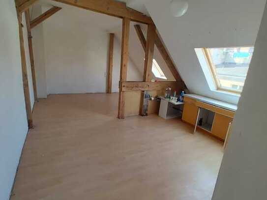 Traumhaftes 83 m² Dachgeschoss Atelier am Maybachufer und Wochenmarkt