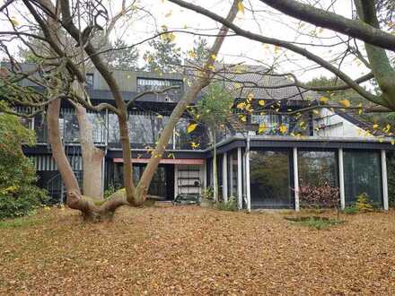 Architektenhaus mit Einliegerwohnung und Pool in Springe OT Lüdersen
