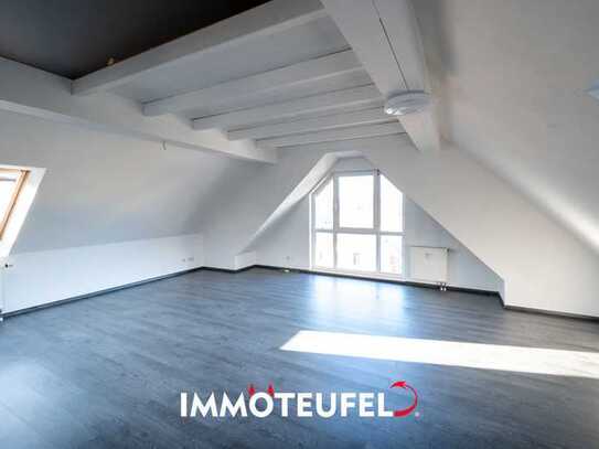 Helle Dachgeschosswohnung mit Fernblick, Einbauküche & Tiefgarage – ruhig & zentral in Chemnitz