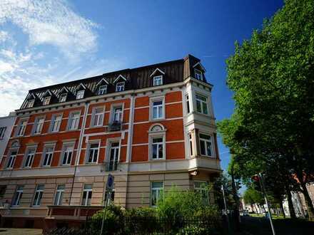 Besonders schöne und herrlich großzügige 3-Zimmer-Wohnung mit separatem Balkon in beliebter Lage!