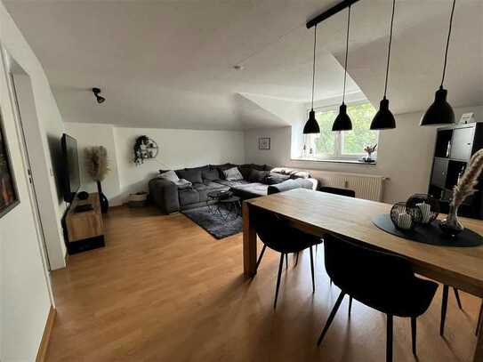 Moderne 3-Zimmerwohnung mit großzügigem Wohnraum und Stellplatz
