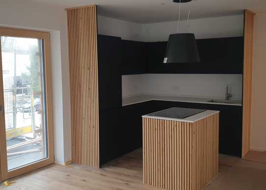 5 Zimmer OG/DG Wohnung mit Küche und Balkon