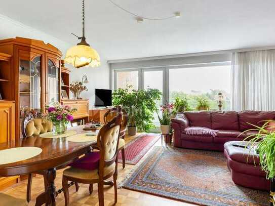 Gepflegte 4-Zimmer-Wohnung mit Balkon, Loggia und Aufzug auf einem Erbbaugrundstück