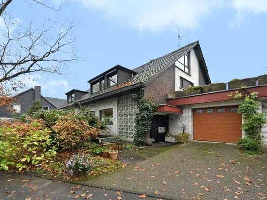 Einfamilienhaus mit Einliegerwohnung in ruhiger Lage am Waldrand in Mülheim- Speldorf