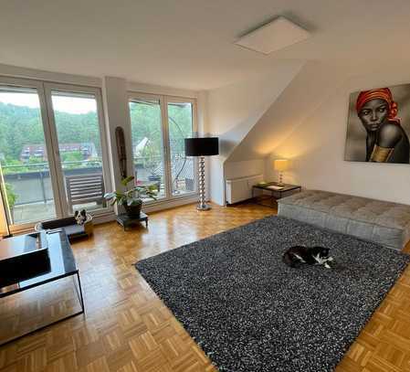 Geschmackvolle 2 Zimmer Maisonetttewohnung mit Balkon in Düsseldorf