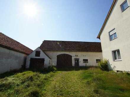 Hier haben Sie viel Platz! Einfamilienhaus, 3 Stadl und Garage auf großzügigem Grundstück + Acker...