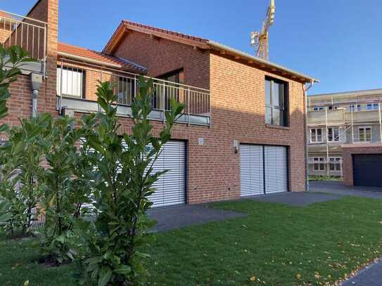 Moderne 3-Zimmer-Wohnung ca. 102 m² mit Dachterrasse, Keller und Garage