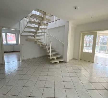 Attraktive 5-Raum Maisonettenwohnung mit Balkon (2.OG)