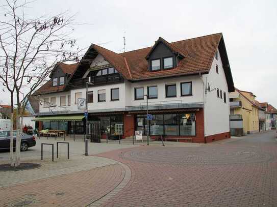 Attraktive Ladenfläche mit großer Schaufensterfront