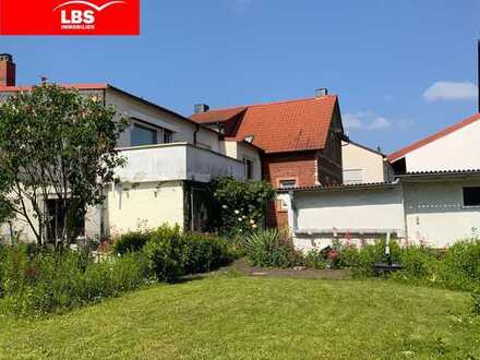Freistehender, stilechter Altbau mit ELW und div. Nebengebäuden auf großem Grdstck. in ruhiger Lage