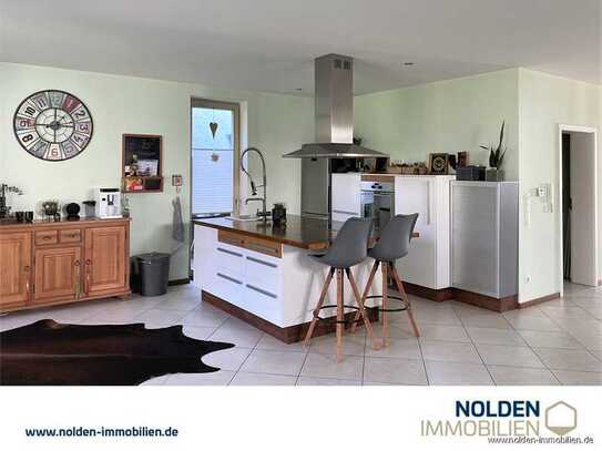 ***STILVOLLES WOHNEN & ARBEITEN: MODERNE ARCHITEKTUR MIT GEWERBEFLÄCHE***