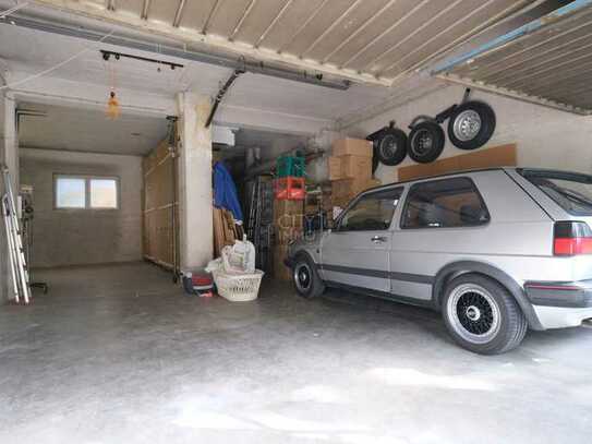 Große Garage mit 60 qm Fläche - Stromanschluss ist vorhanden