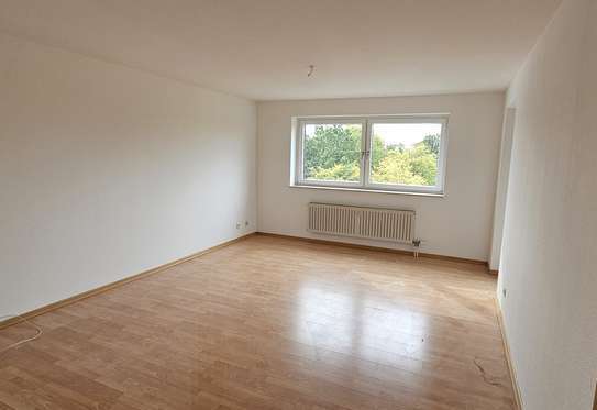 2-Zimmer-Wohnung mit Balkon in Düren, zentrumsnah mit Blick auf einen Park