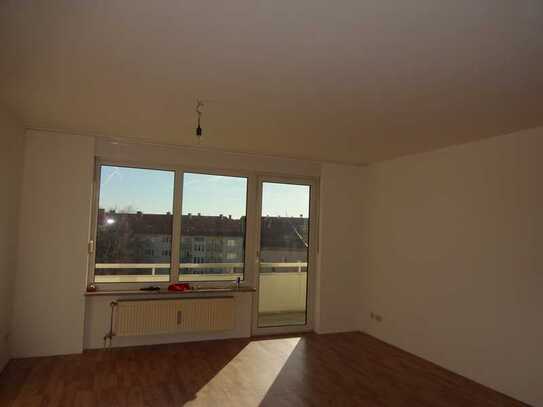 Top 2 Zimmner-Wohnung Nürnberg Nord, mit Balkon und EBK