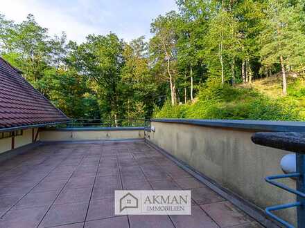 AKMAN-IMMOBILIEN: Lichtdurchflutet, traumhafte DG-Wohnung mit Loggia und Dachterrasse