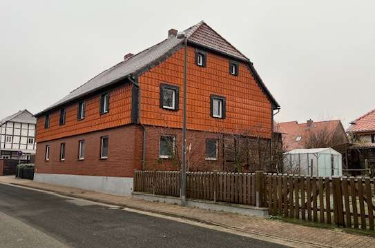 Charmante 3-Zimmer-Wohnung in Lehre - 1. OG im Fachwerkhaus mit Garten, Garage und mod. Ausstattung