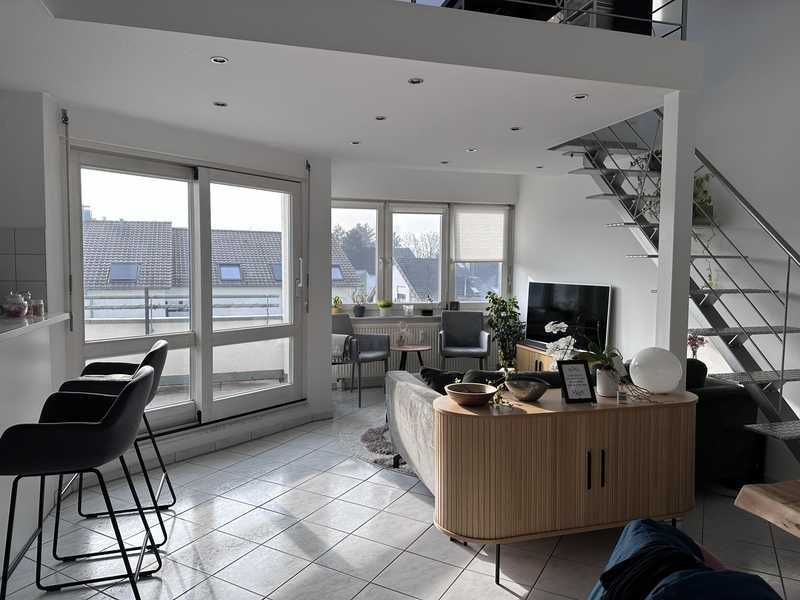 Moderne 2,5-Zimmer Galerie-Wohnung im 2. OG in Stuttgart-Bad Cannstatt