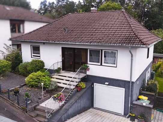 Overath-Steinenbrück:
Freistehendes Einfamilienhaus mit Waldblick