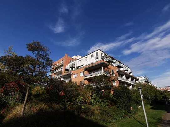 Gepflegte 2-Zimmer-Wohnung mit Balkon im idyllischen Yachtzentrum!!