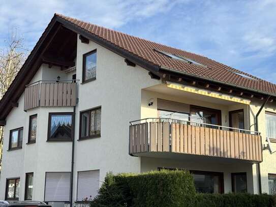 Großzügige und helle 2,5 Zi- DG - Whg mit Balkon und Stellplatz in guter Wohnlage von Geradstetten