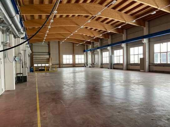 Miet-Fabrikationshalle mit Deckenkran (bis 10 t) und Büro`s nähe Füssen