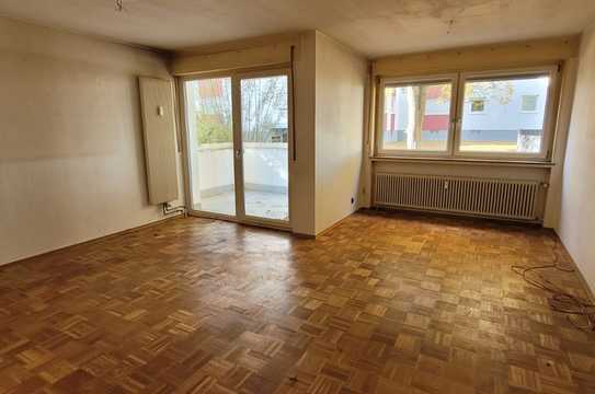 Großzügige 4 Zimmer ETW (renovierungsbedürftig) mit Balkon in Kelkheim-Münster