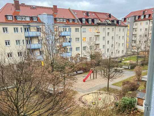 Luxuriöses Wohnen in Bestlage Schwabing mit eigenem Lift direkt vor die Wohnung