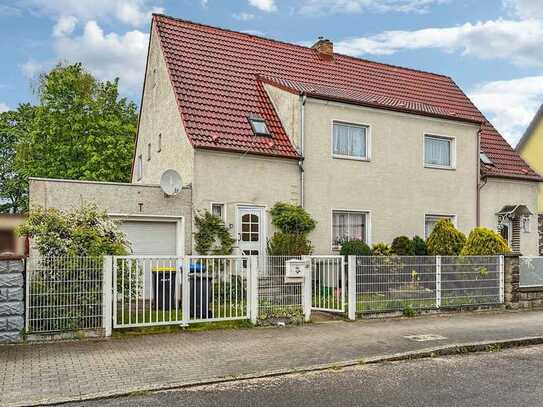Schöne Altbau-Doppelhaushälfte mit 5 Zimmern für Familien oder Paare in Berlin Biesdorf