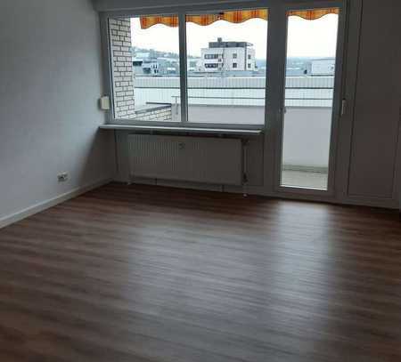 Zentrale schöne, helle Wohnung mit Balkon