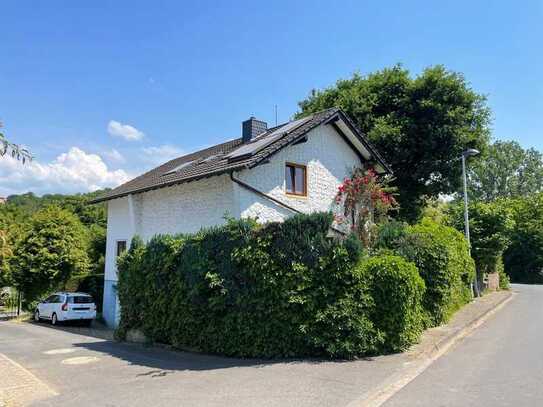 Individuelles Einfamilienhaus in naturverbundener Wohnlage von Königswinter-Niederscheuren