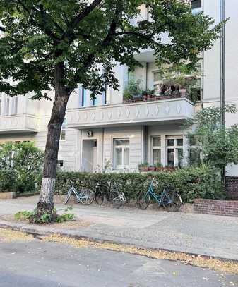 Beeindruckende Altbauwohnung in saniertem Mehrfamilienhaus