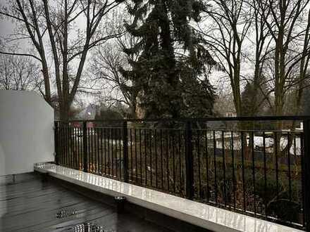 Schickes NEU renoviertes Apartment, Parkett, Granit und Terrasse in Köln-Bayenthal