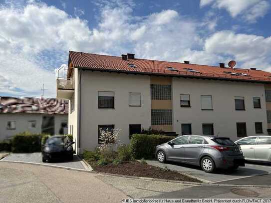 Helle und freundliche 3-Zimmer-Wohnung mit guter Raumaufteilung, Balkon und Stellplatz