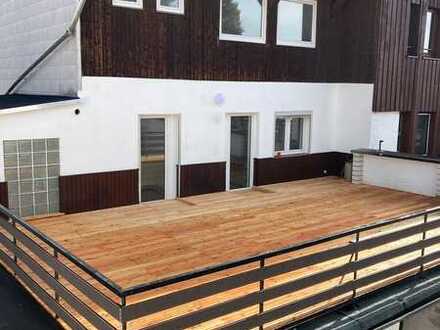 Top sanierte 3ZKB mit großer Terrasse sofort frei