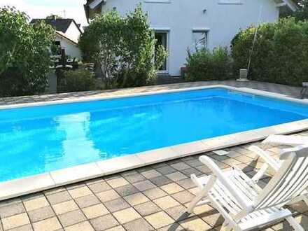 TOP EFH mit Einliegerwohnung, Pool und Doppelgarage