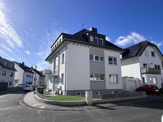 Sanierte Dachgeschosswohnung mit südlich ausgerichteter Loggia