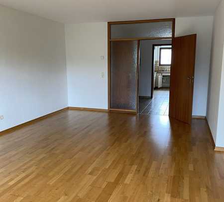 Helle und gepflegte 3-Zimmer-Wohnung mit Einbauküche in Pforzheim